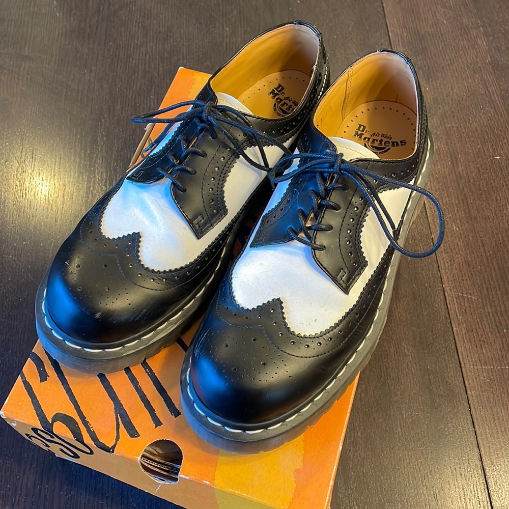 Dr Martens 3989 Brogue Bex Black / White Smooth UK9 /Mens US 10